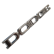 emblema lateral escrita dodger metal cromado